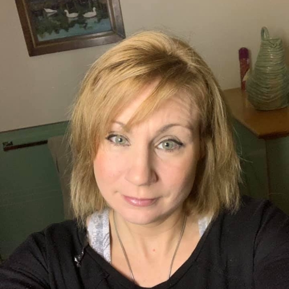 Meet your Posher, Leah - Picture 1 of 1